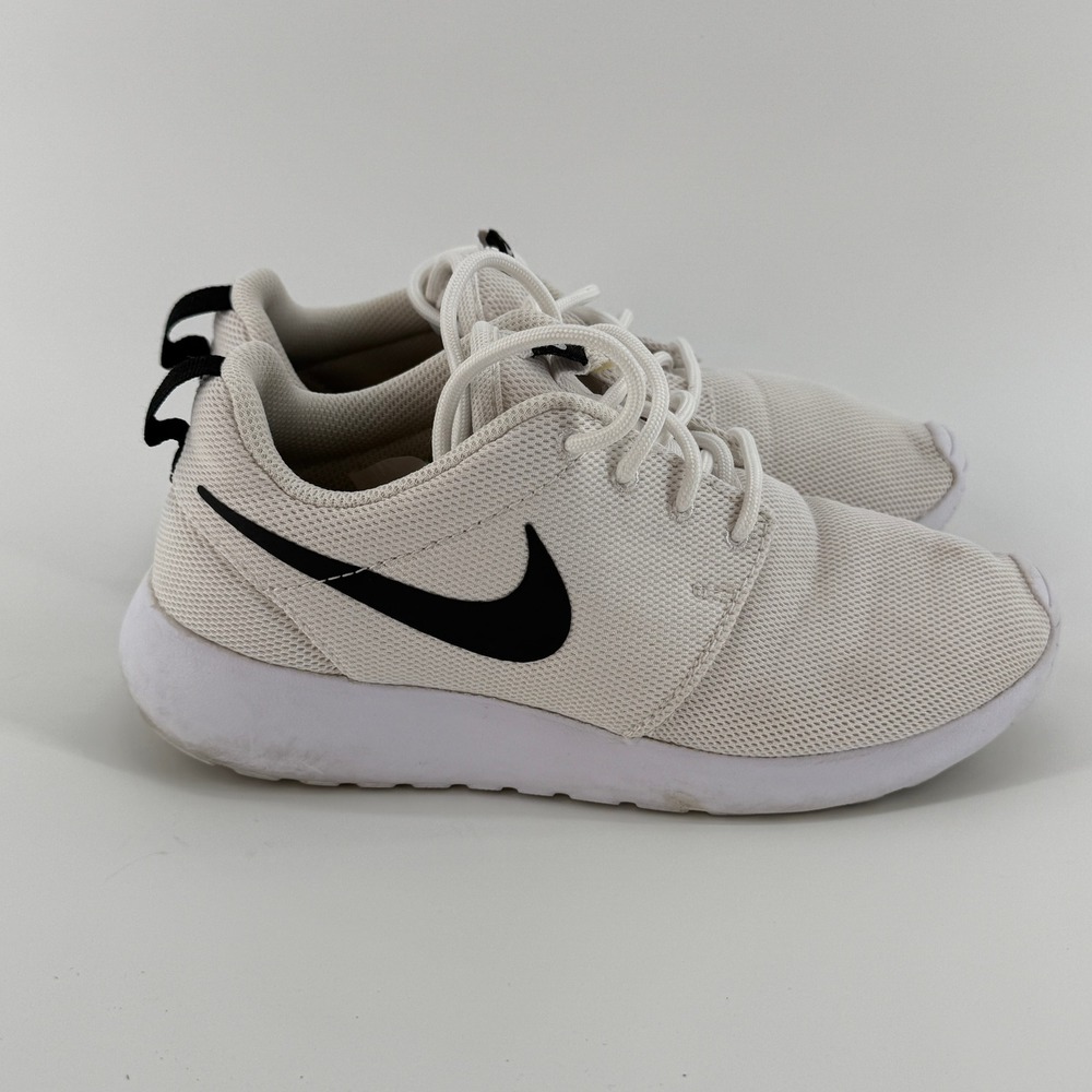Nike‎ Roshe One SE Casual Sneakers White Black Size 6.5 Athletic Walking Shoes
